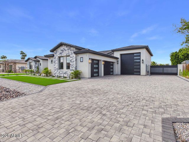 18024 W MONTEBELLO Avenue, Litchfield Park, AZ 85340