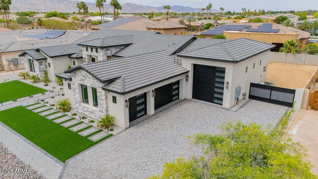 18024 W MONTEBELLO Avenue, Litchfield Park, AZ 85340