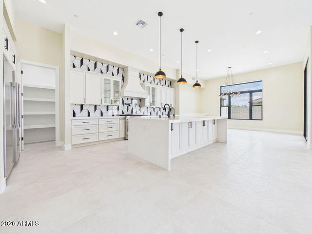 18024 W MONTEBELLO Avenue, Litchfield Park, AZ 85340