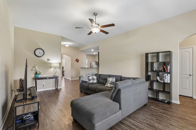 708 Lansman Trail, Denton, TX 76207