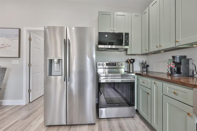 7510 LITHIA PINECREST ROAD, Lithia, FL 33547