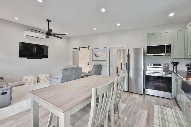 7510 LITHIA PINECREST ROAD, Lithia, FL 33547