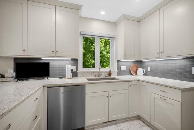 2819 Killarney COURT, West Bend, WI 53095