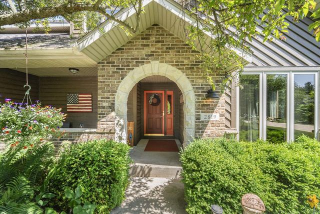 2819 Killarney COURT, West Bend, WI 53095