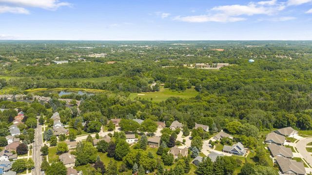 2819 Killarney COURT, West Bend, WI 53095