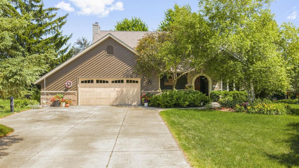 2819 Killarney COURT, West Bend, WI 53095
