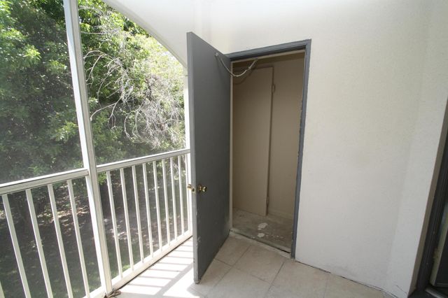 815 W Boynton Beach Boulevard 10-203, Boynton Beach, FL 33426