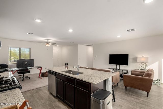 7043 S Draper Road, Tucson, AZ 85757