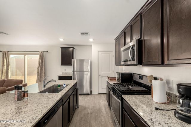 7043 S Draper Road, Tucson, AZ 85757