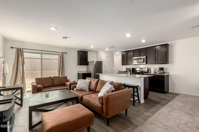 7043 S Draper Road, Tucson, AZ 85757