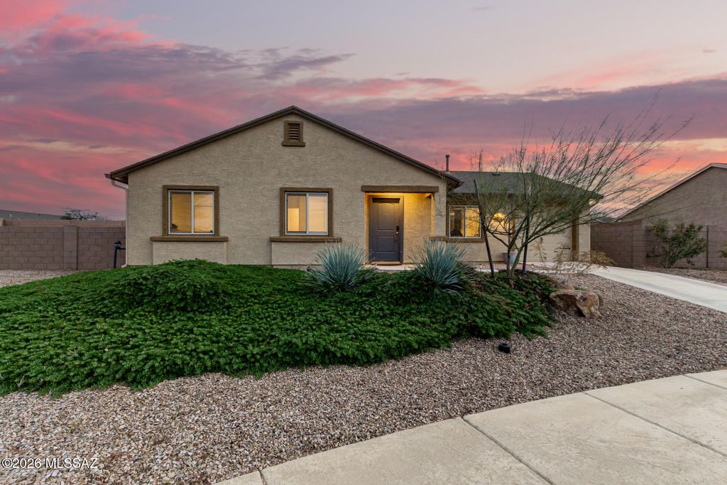 7043 S Draper Road, Tucson, AZ 85757