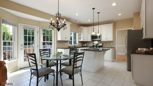 2 Raddel Ct, Hillsborough Twp., NJ 08844