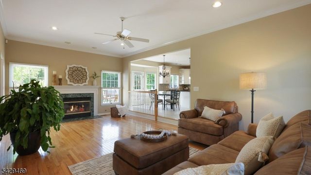 2 Raddel Ct, Hillsborough Twp., NJ 08844