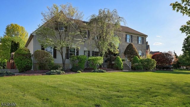 2 Raddel Ct, Hillsborough Twp., NJ 08844