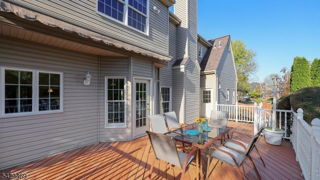 2 Raddel Ct, Hillsborough Twp., NJ 08844