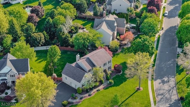 2 Raddel Ct, Hillsborough Twp., NJ 08844