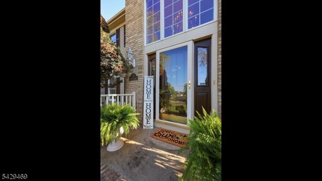 2 Raddel Ct, Hillsborough Twp., NJ 08844