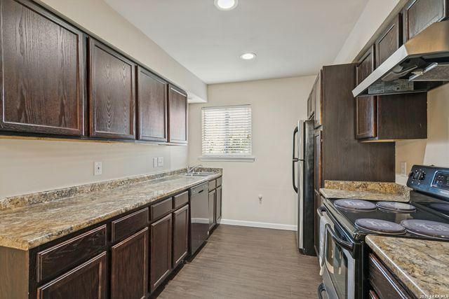 255 E Rampart Dr Unit 203, San Antonio, TX 78216