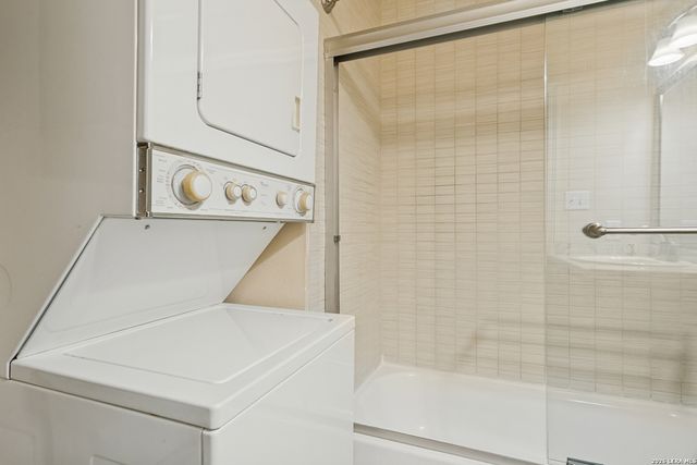 255 E Rampart Dr Unit 203, San Antonio, TX 78216