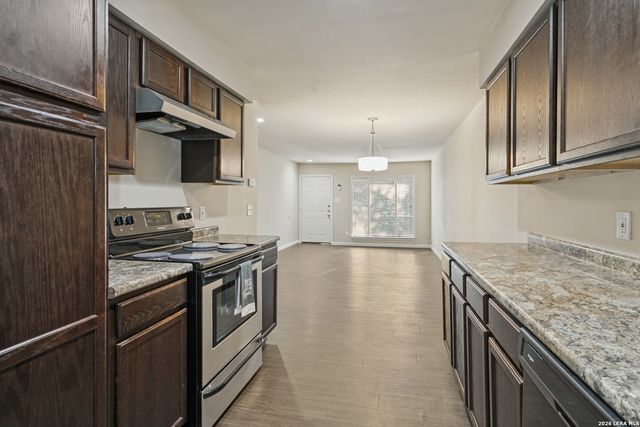 255 E Rampart Dr Unit 203, San Antonio, TX 78216