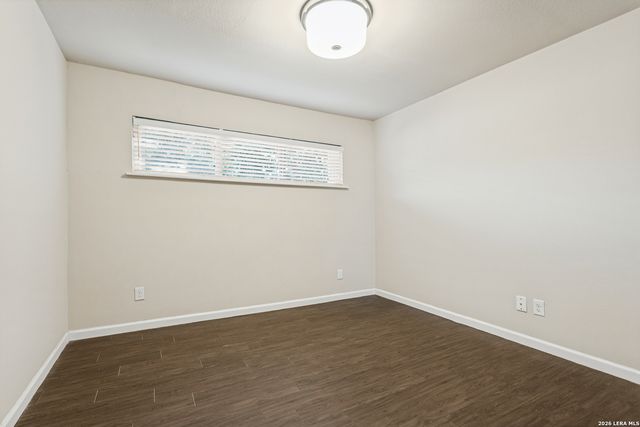 255 E Rampart Dr Unit 203, San Antonio, TX 78216