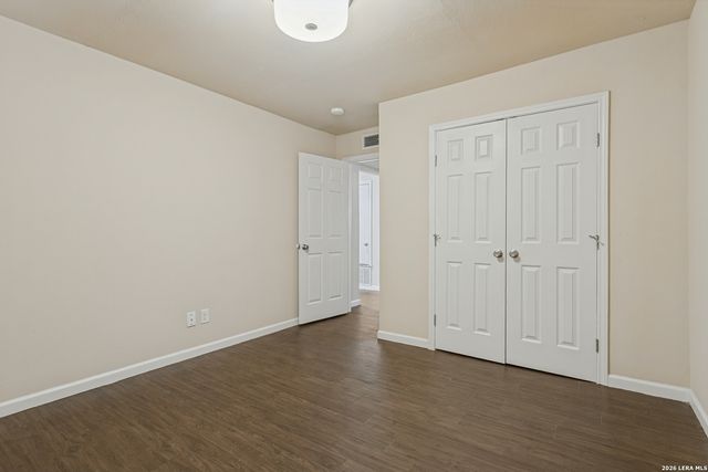 255 E Rampart Dr Unit 203, San Antonio, TX 78216