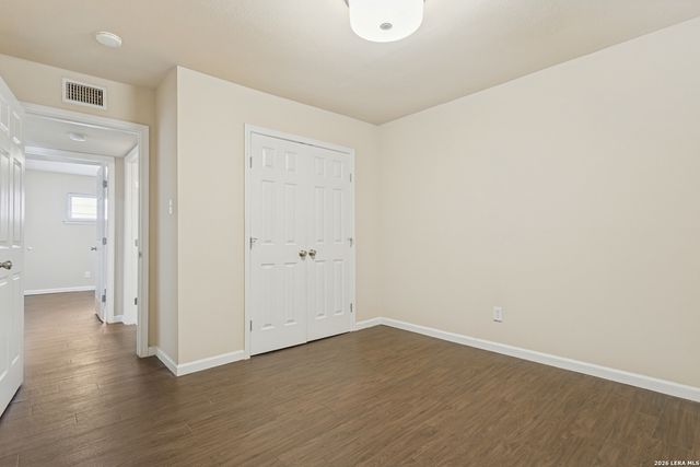 255 E Rampart Dr Unit 203, San Antonio, TX 78216