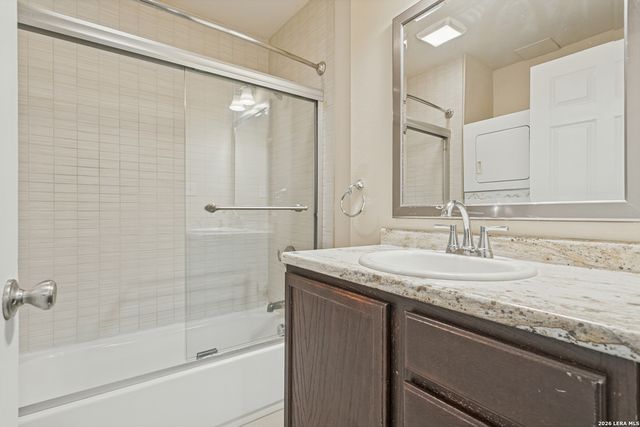 255 E Rampart Dr Unit 203, San Antonio, TX 78216