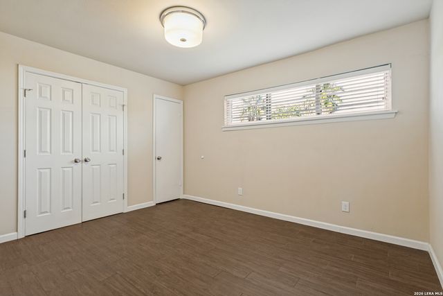 255 E Rampart Dr Unit 203, San Antonio, TX 78216