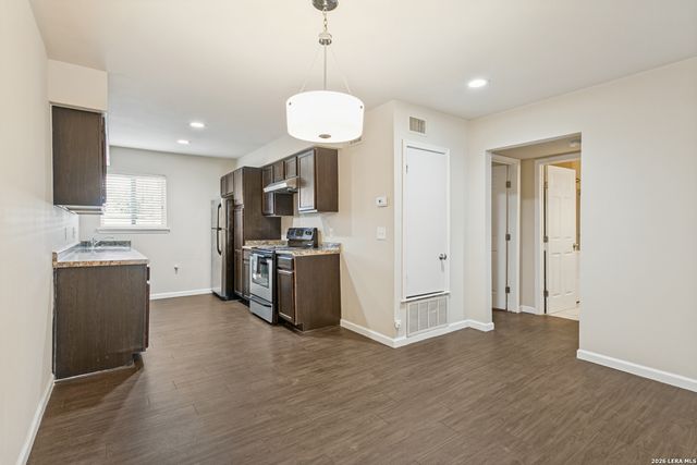 255 E Rampart Dr Unit 203, San Antonio, TX 78216