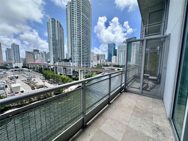 690 SW 1st Court 1213, Miami, FL 33130
