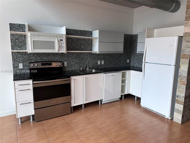 690 SW 1st Court 1213, Miami, FL 33130