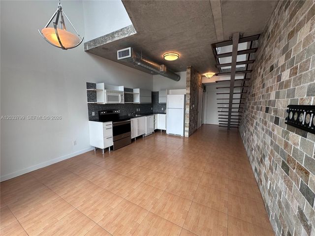 690 SW 1st Court 1213, Miami, FL 33130