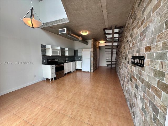 690 SW 1st Court 1213, Miami, FL 33130