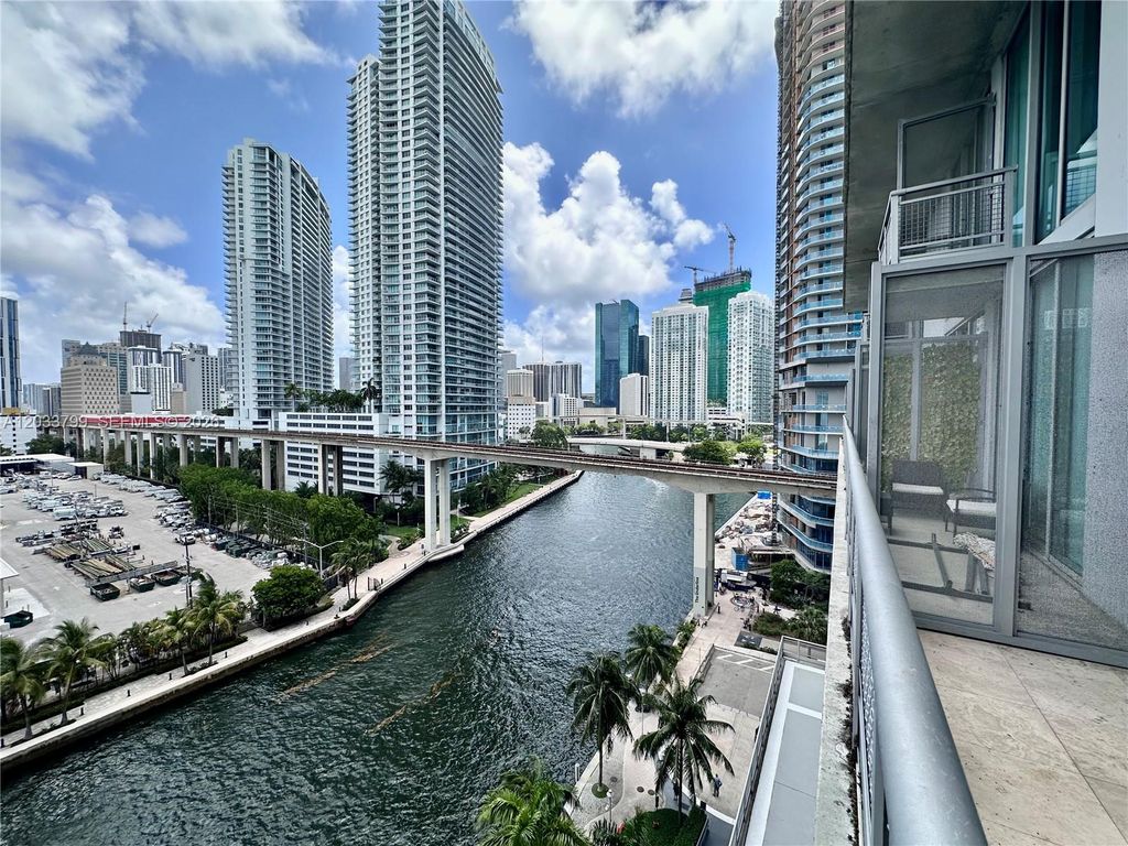 690 SW 1st Court 1213, Miami, FL 33130