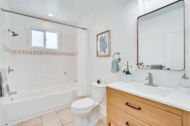 2220 Ralmar Avenue, East Palo Alto, CA 94303