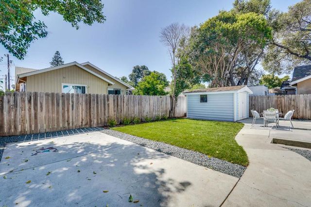 2220 Ralmar Avenue, East Palo Alto, CA 94303
