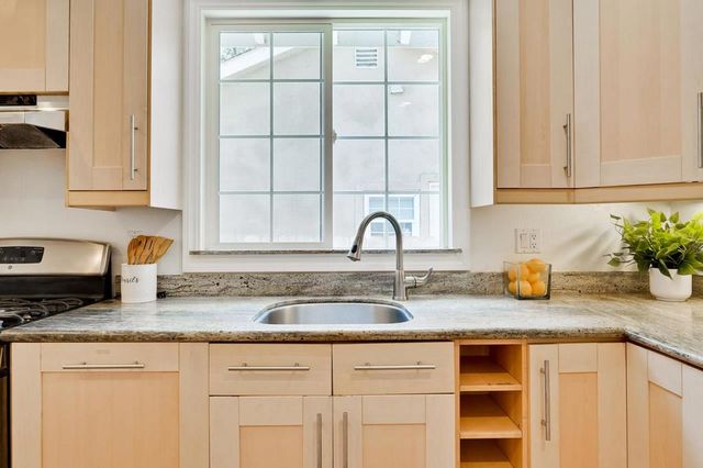 2220 Ralmar Avenue, East Palo Alto, CA 94303