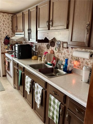 1350 Denton St, Hempfield Twp, PA 15601