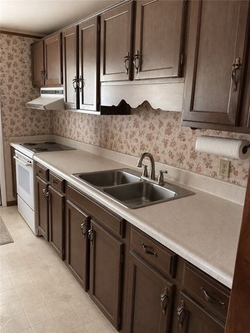 1350 Denton St, Hempfield Twp, PA 15601
