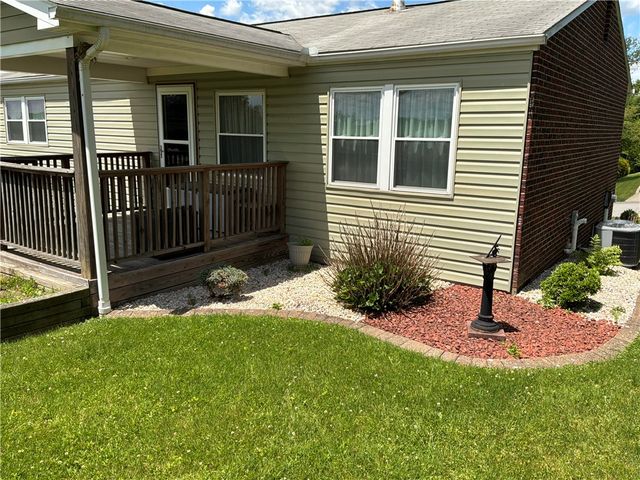 1350 Denton St, Hempfield Twp, PA 15601