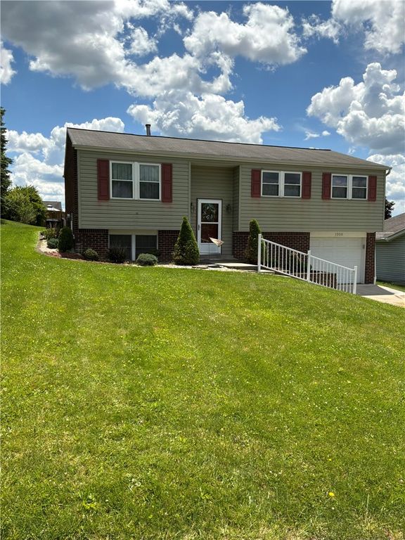 1350 Denton St, Hempfield Twp, PA 15601