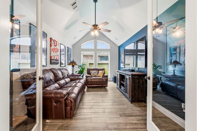 329 Sundance Peak Drive, Montgomery, TX 77316