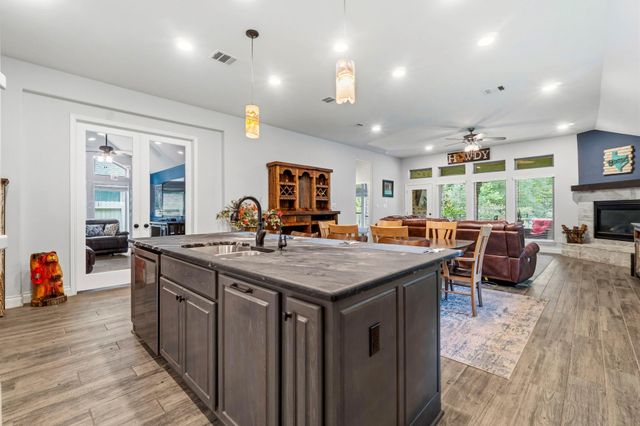 329 Sundance Peak Drive, Montgomery, TX 77316