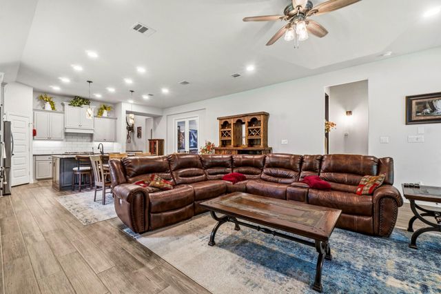329 Sundance Peak Drive, Montgomery, TX 77316