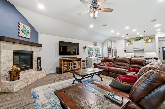 329 Sundance Peak Drive, Montgomery, TX 77316