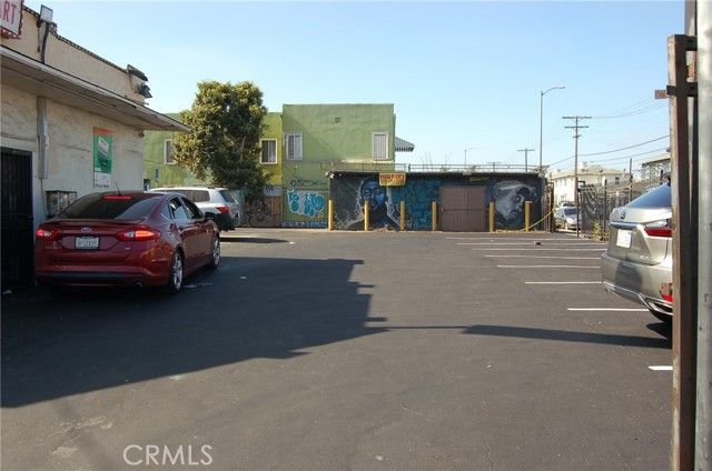 3020 W SLAUSON Avenue, Los Angeles, CA 90043