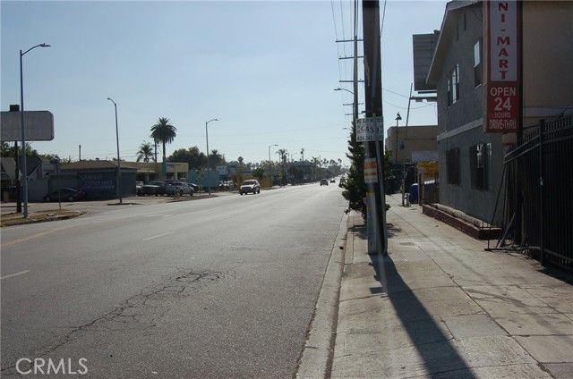 3020 W SLAUSON Avenue, Los Angeles, CA 90043