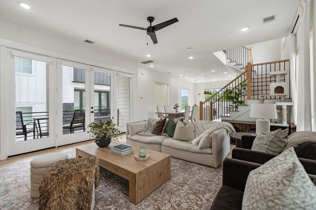 1207 E 24th Street A, Houston, TX 77009