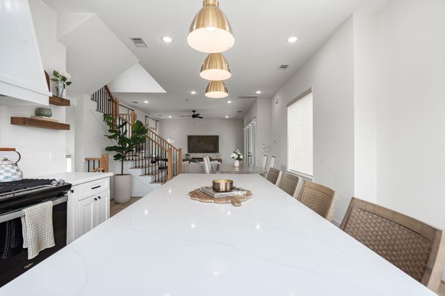 1207 E 24th Street A, Houston, TX 77009